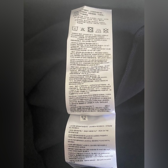 SOLD-NWT Armani Exchange T-shirt size small - Picture 6 of 10